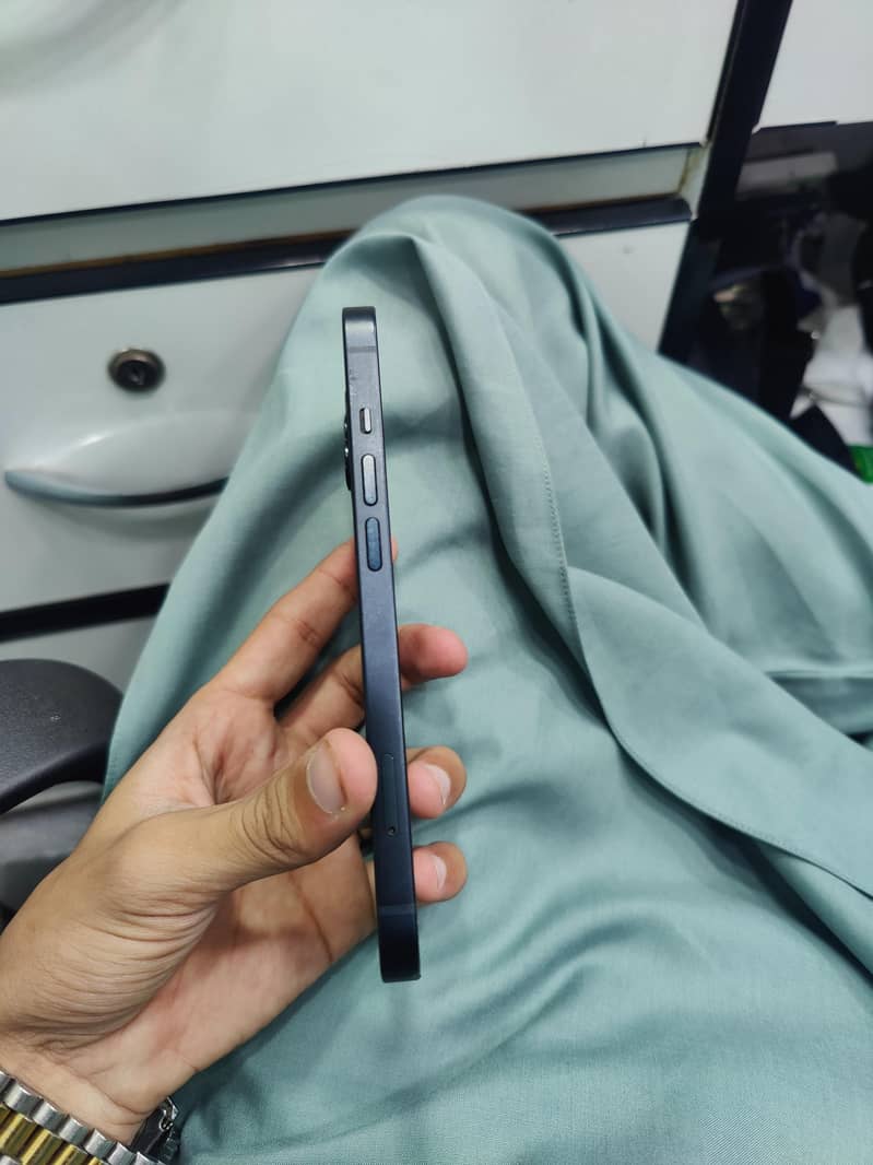 Apple iPhone 13 1