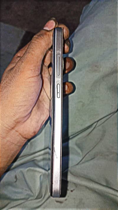 Infinix Hot 30 Play