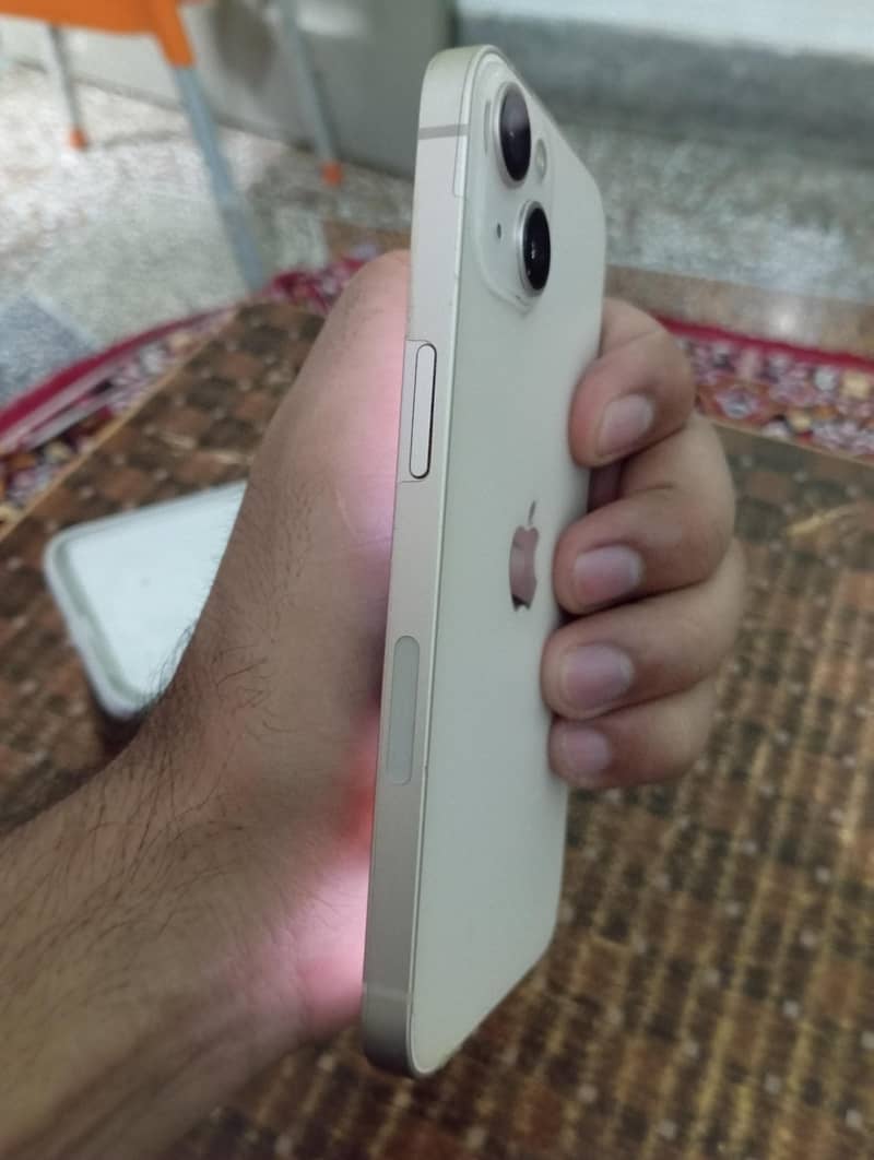 Apple iPhone 13 2
