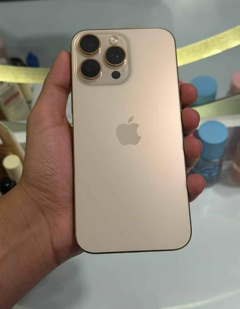 Apple iPhone 16 Pro Max 1