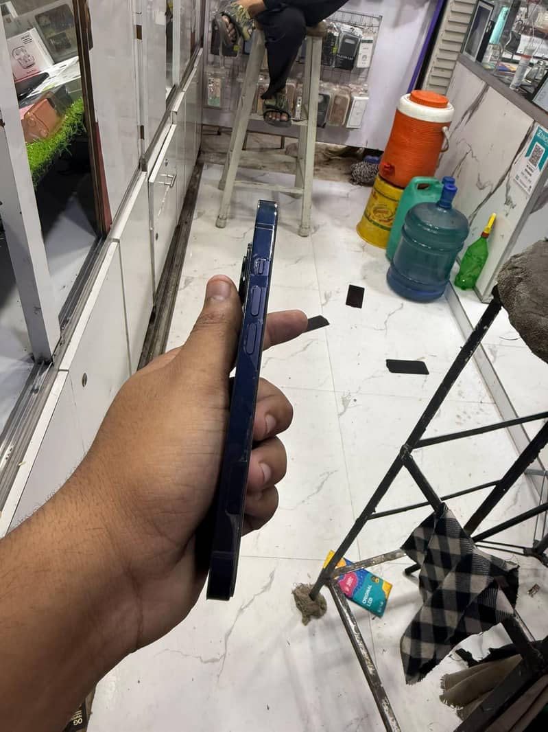 Apple iPhone 14 3