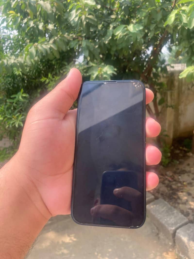 Apple iPhone 13 2