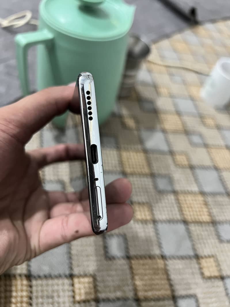 Tecno CAMON 40 Pro 1