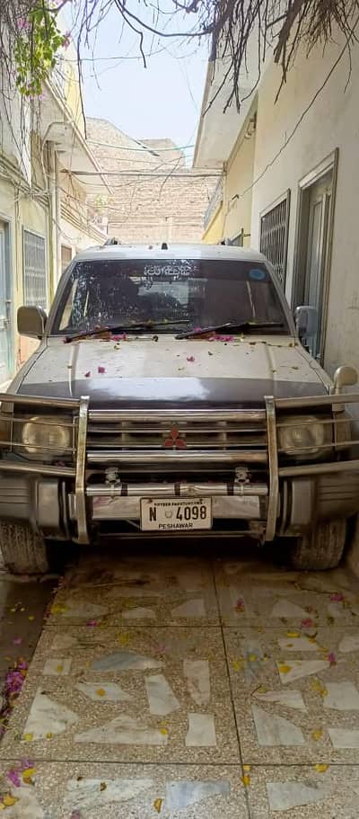 Mitsubishi Pajero 1990
