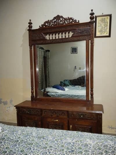 vanity desk with mirror