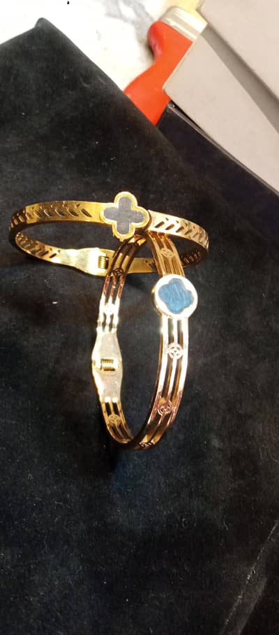 women artificial jewellery stainless steel