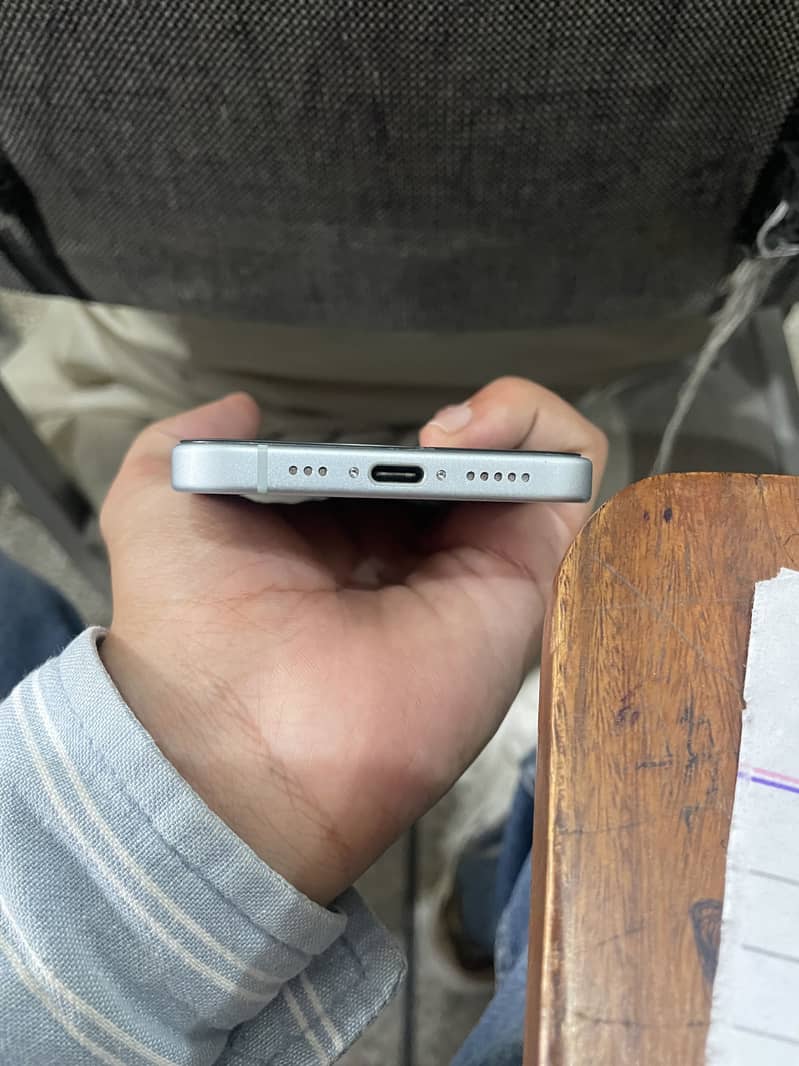Apple iPhone 15 2