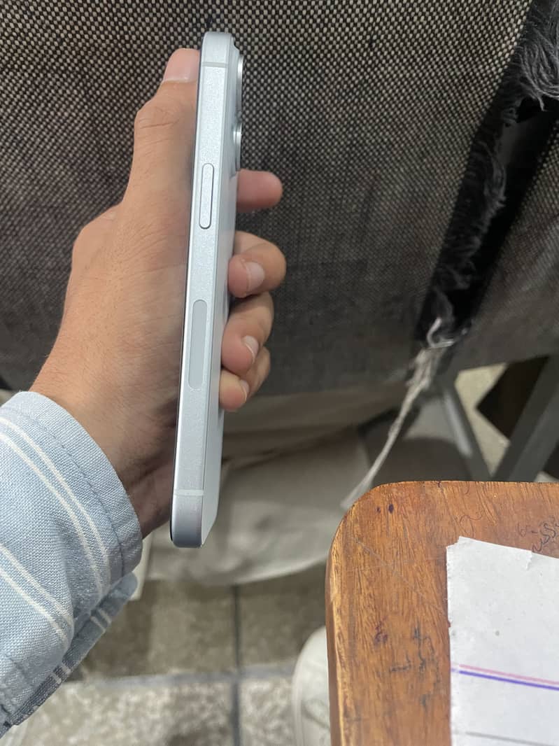 Apple iPhone 15 3
