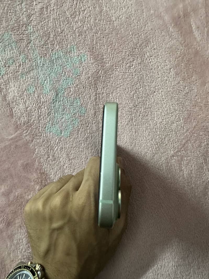 Apple iPhone 15 1