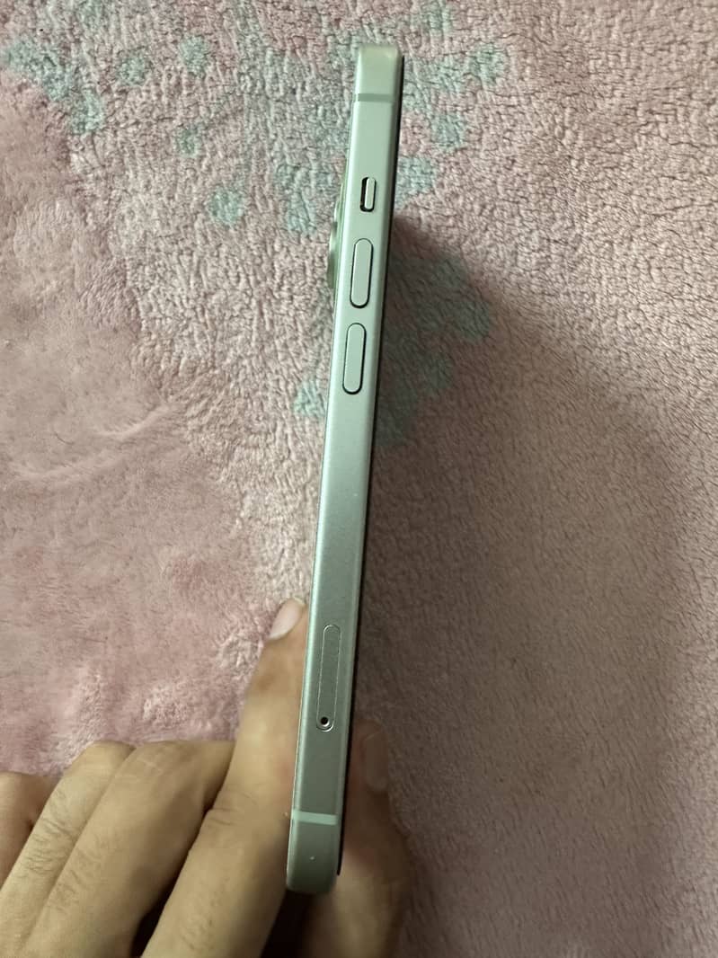 Apple iPhone 15 3