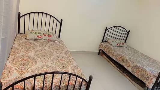 Furnished room available for rent in E11 4