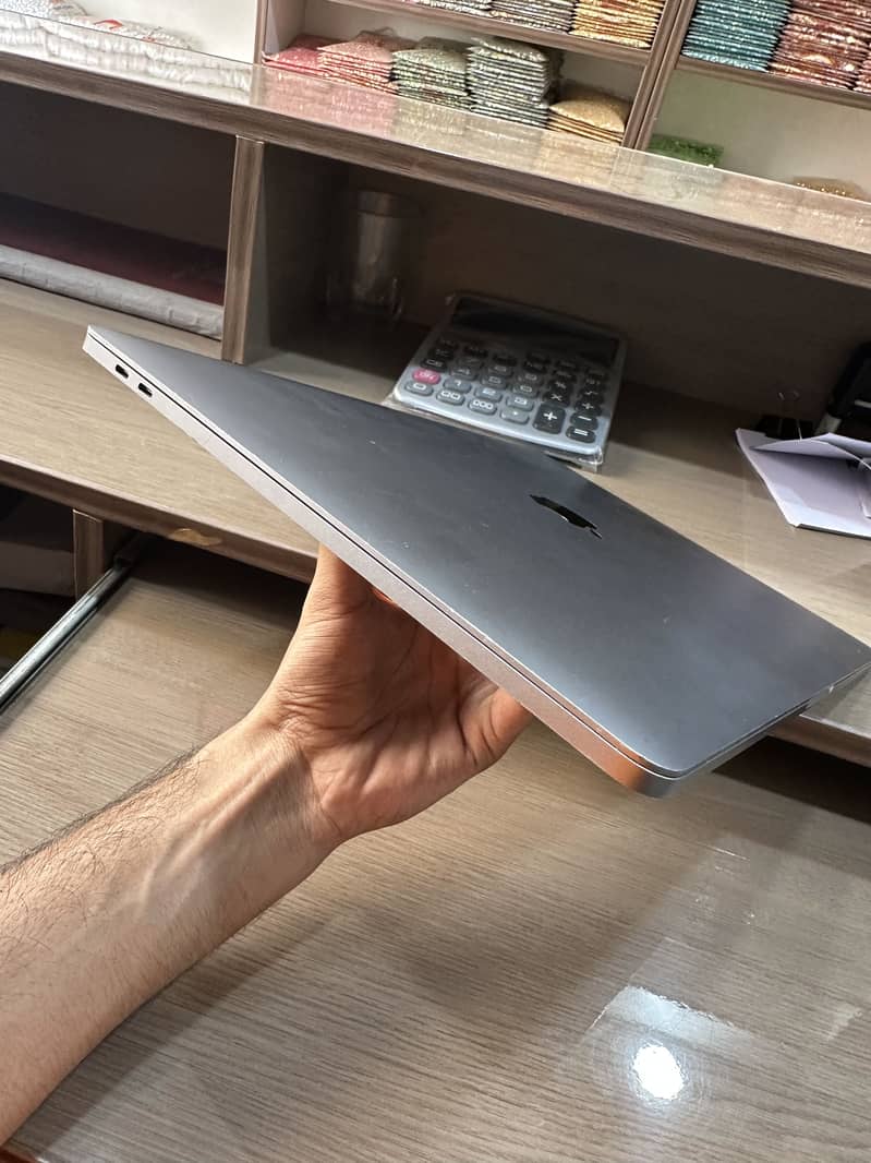 MacBook Pro 2017 15” 7