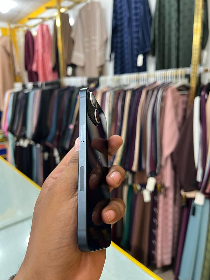 Apple iPhone 13 6