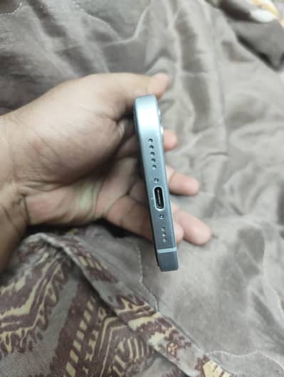 Apple iPhone 15