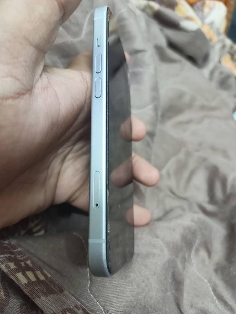 Apple iPhone 15 3