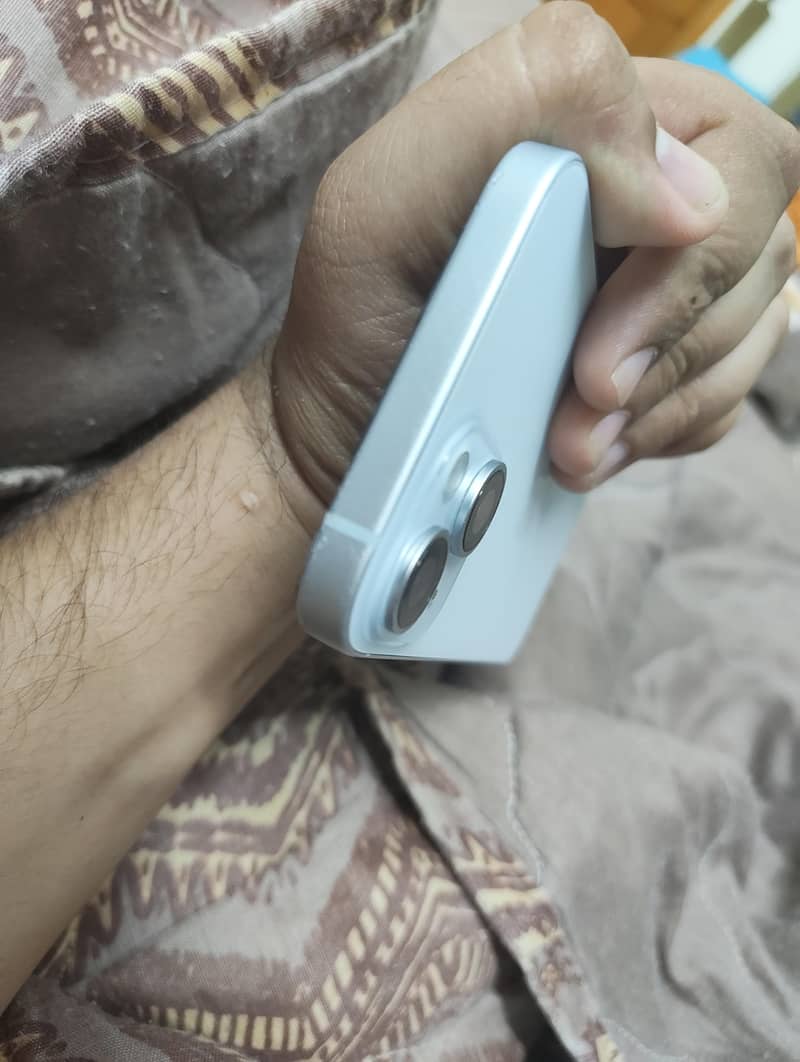 Apple iPhone 15 5