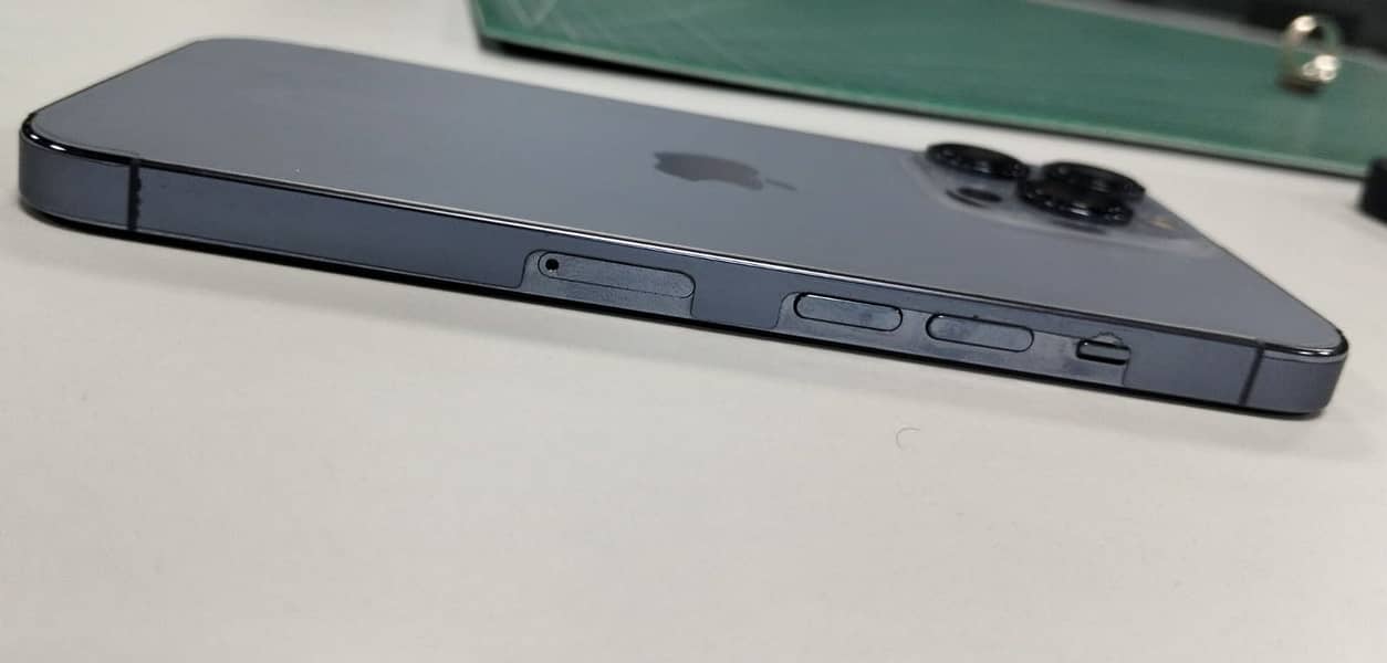 Apple iPhone 13 Pro 1