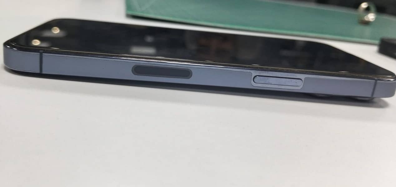 Apple iPhone 13 Pro 4