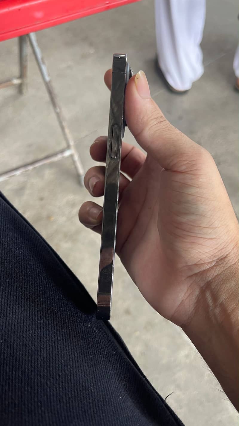iphone 13 pro 2