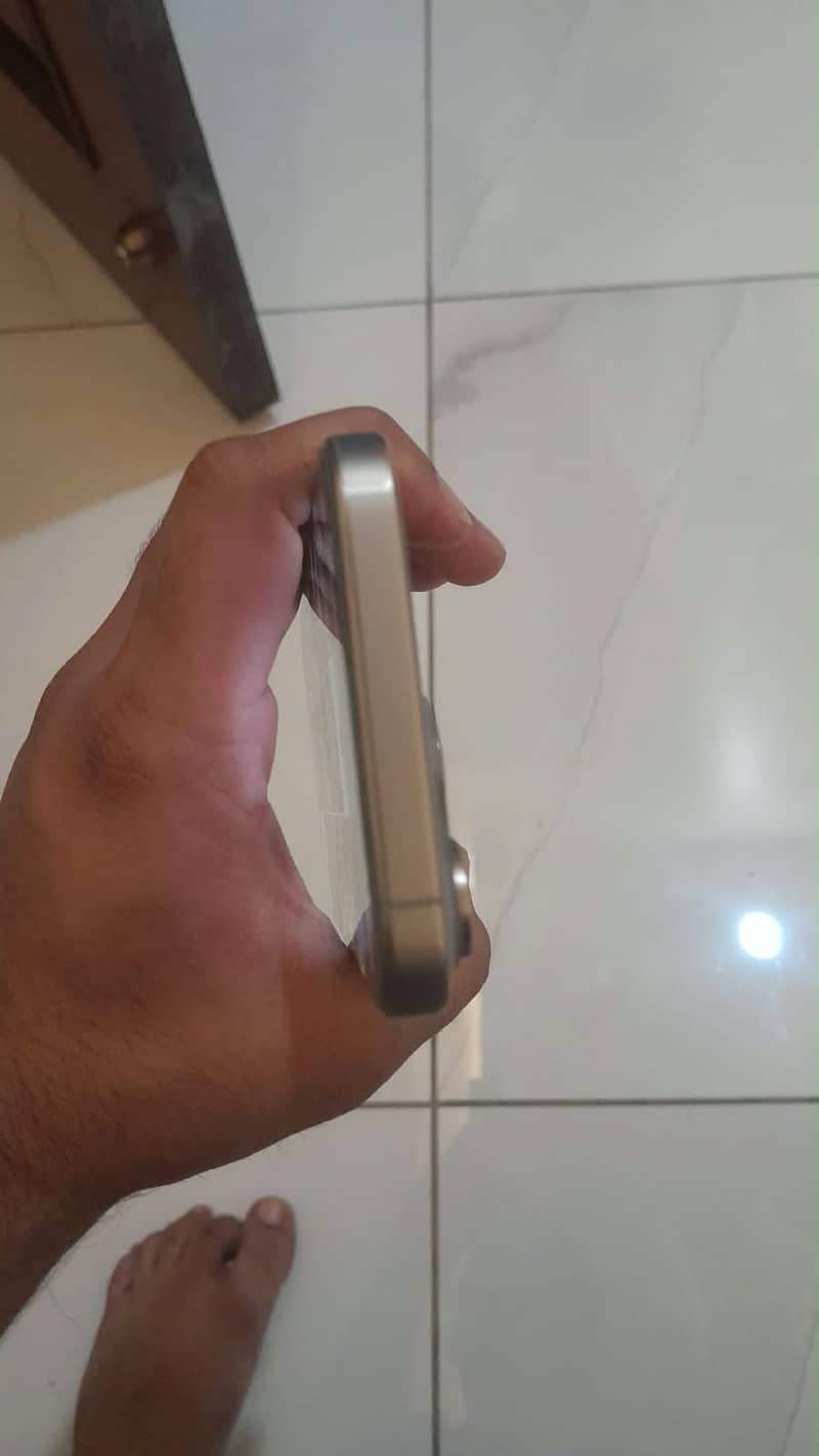 Apple iPhone 15 Pro Max 1