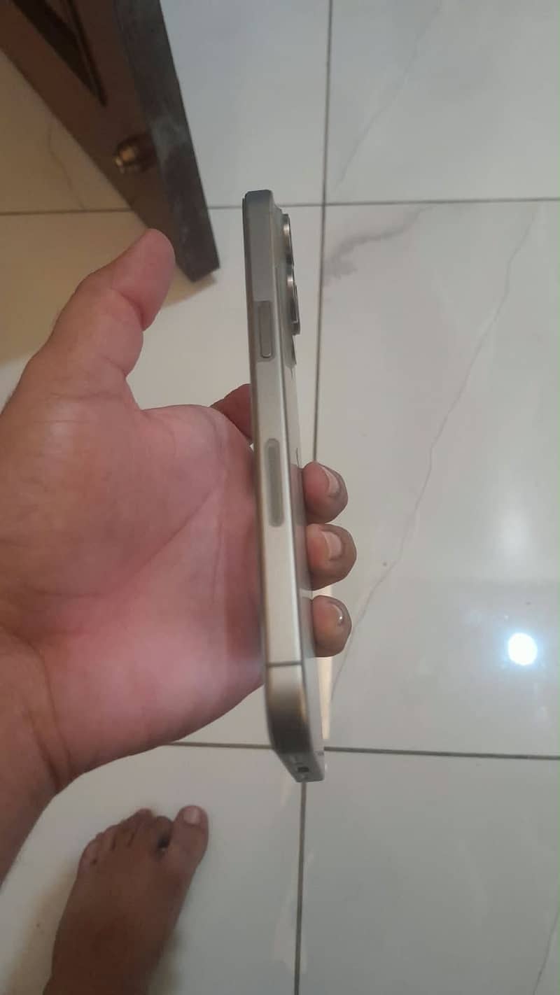 Apple iPhone 15 Pro Max 5