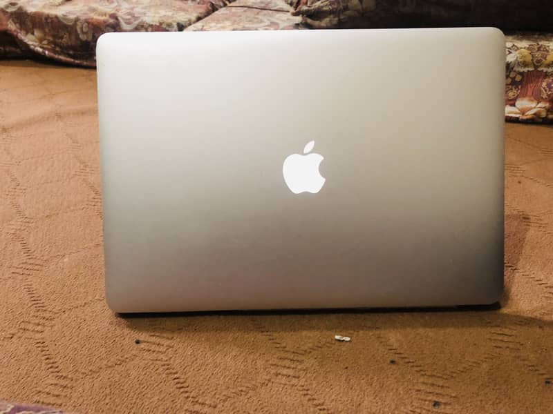 MacBook pro 0