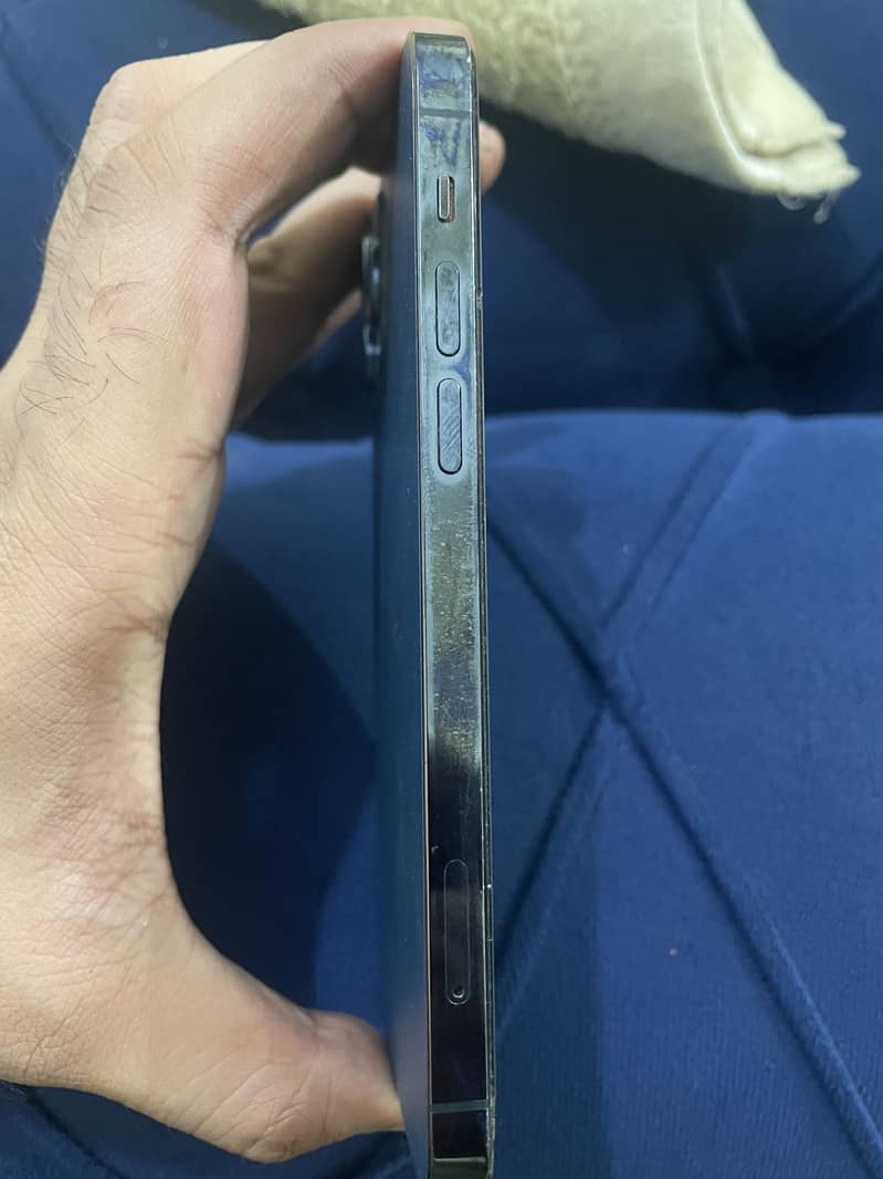 Apple iPhone 12 Pro 1
