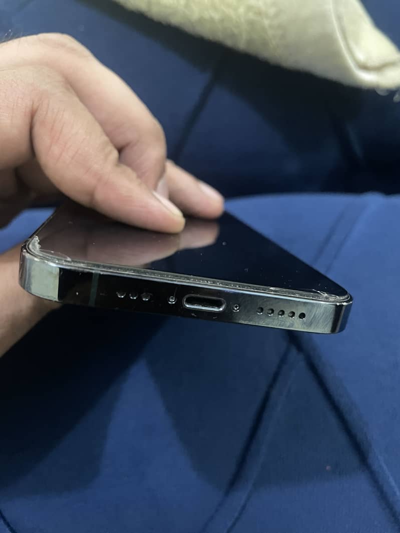 Apple iPhone 12 Pro 2