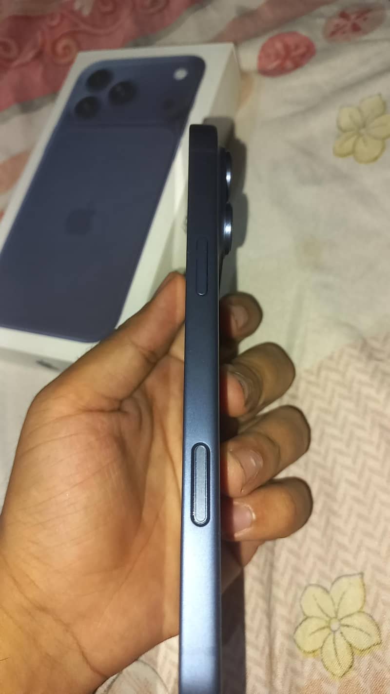 Apple iPhone 17 Pro Max 6