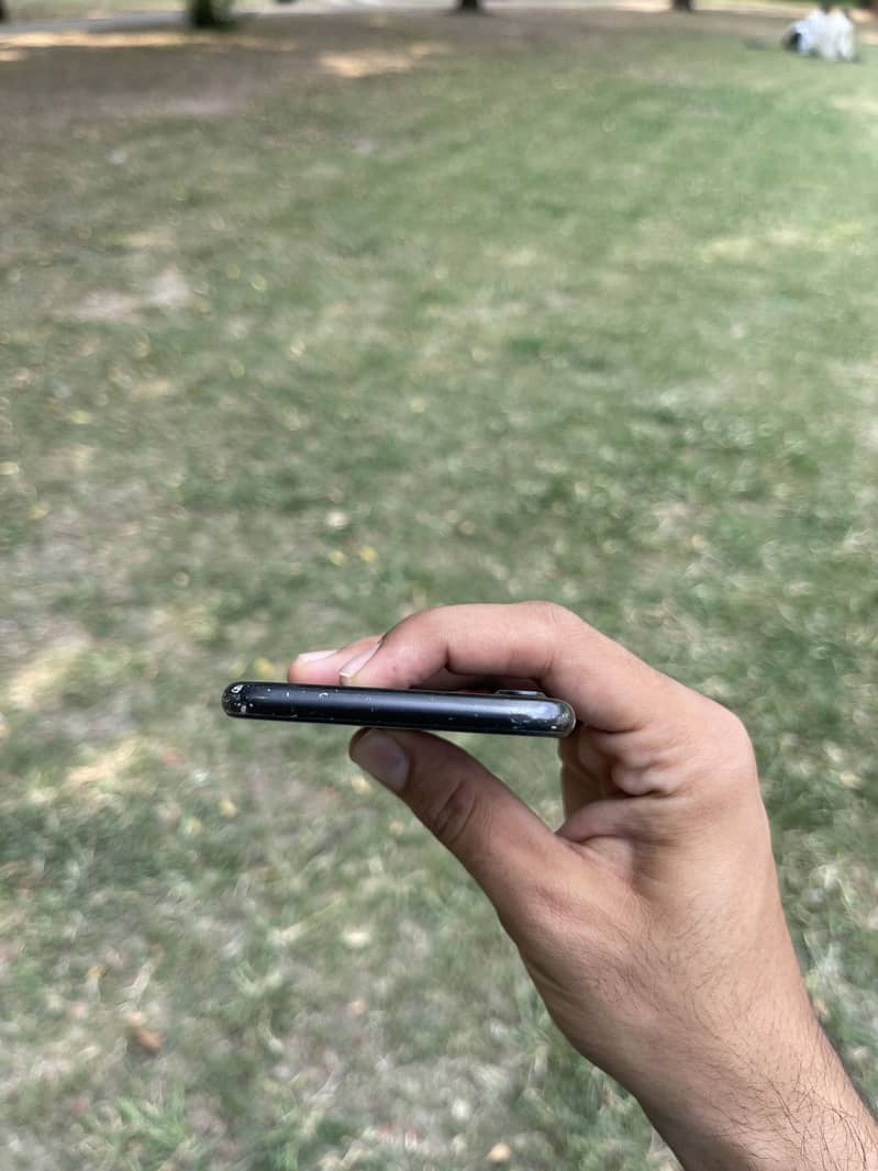 Apple iPhone X 19