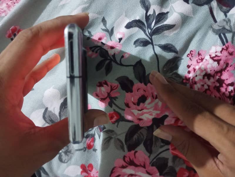 Sharp Aquos Sense7 1