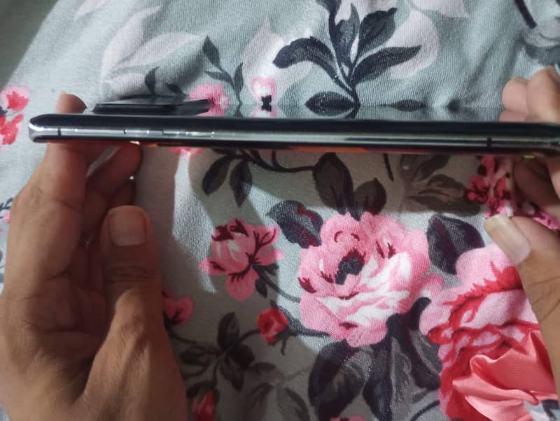 Sharp Aquos Sense7 2