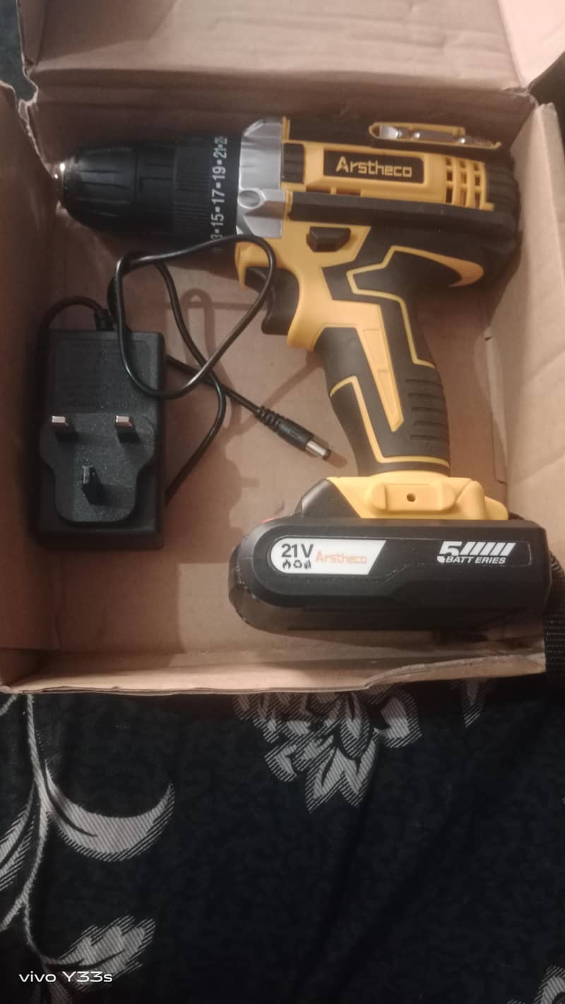 charging dril 12volt 0
