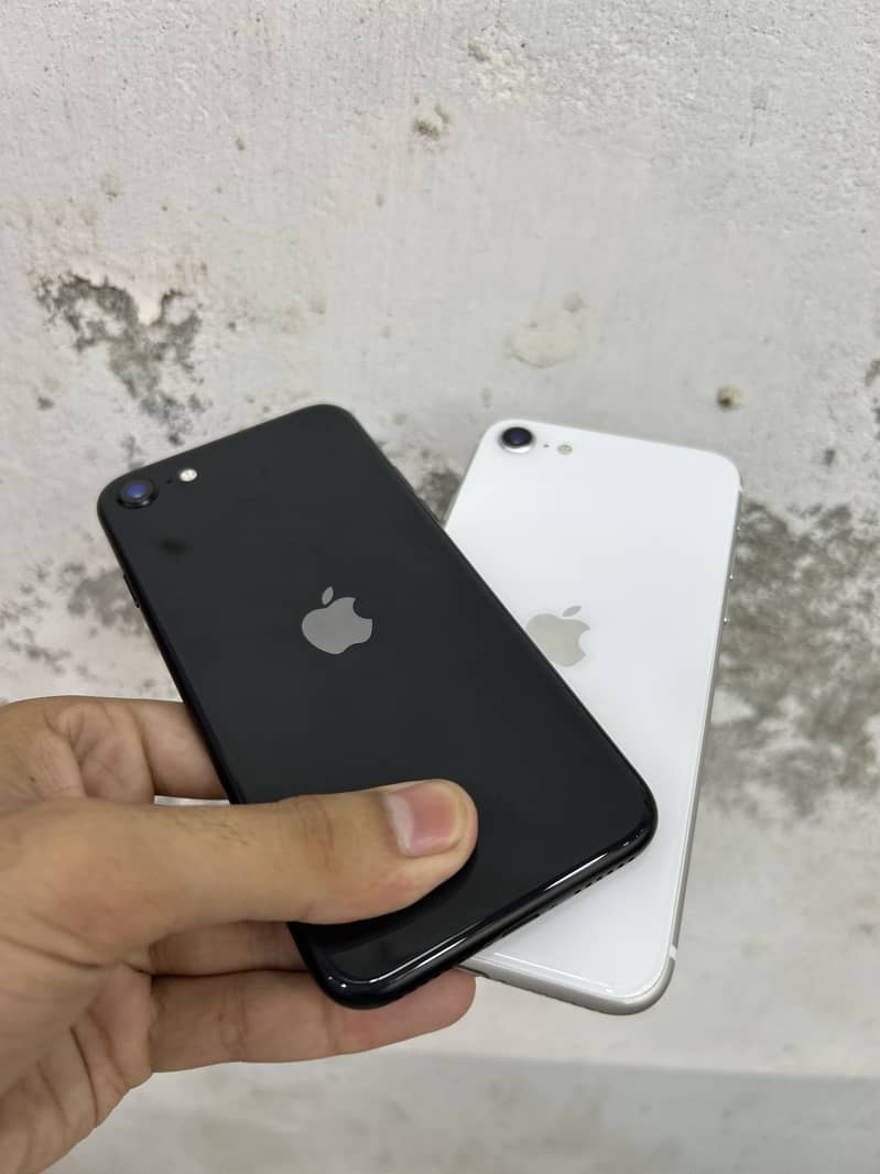 Apple iPhone SE (2nd Generation) 1