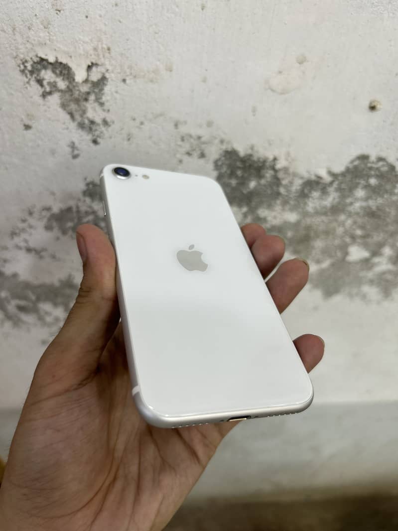 Apple iPhone SE (2nd Generation) 2