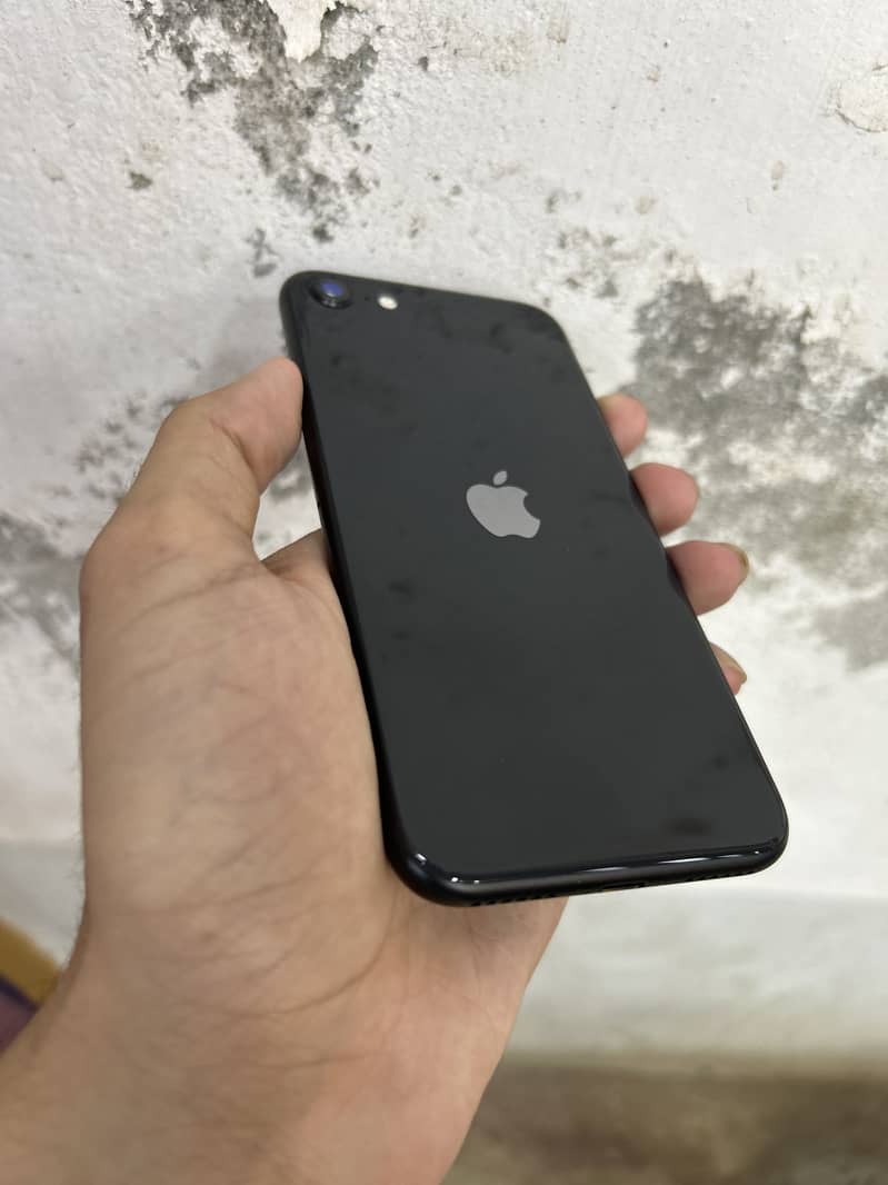 Apple iPhone SE (2nd Generation) 5