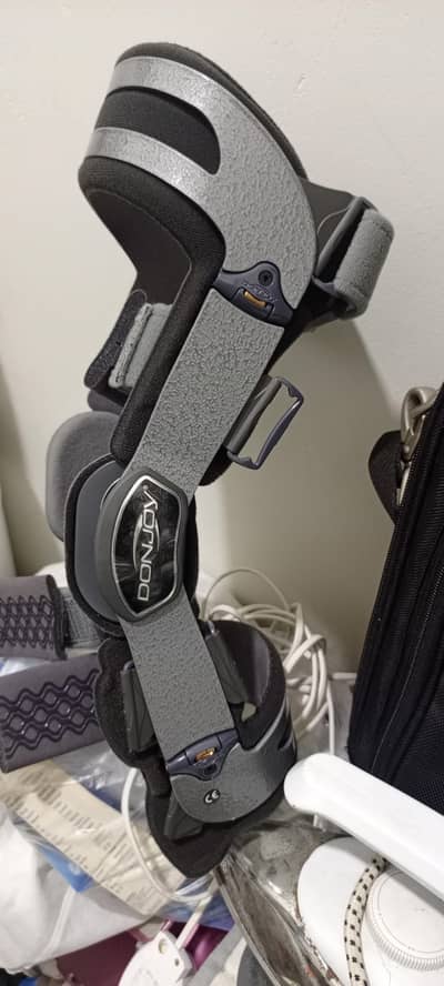 Donjoy Rigid Hinged Orthopedic