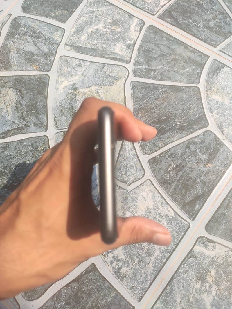 Apple iPhone 8 4