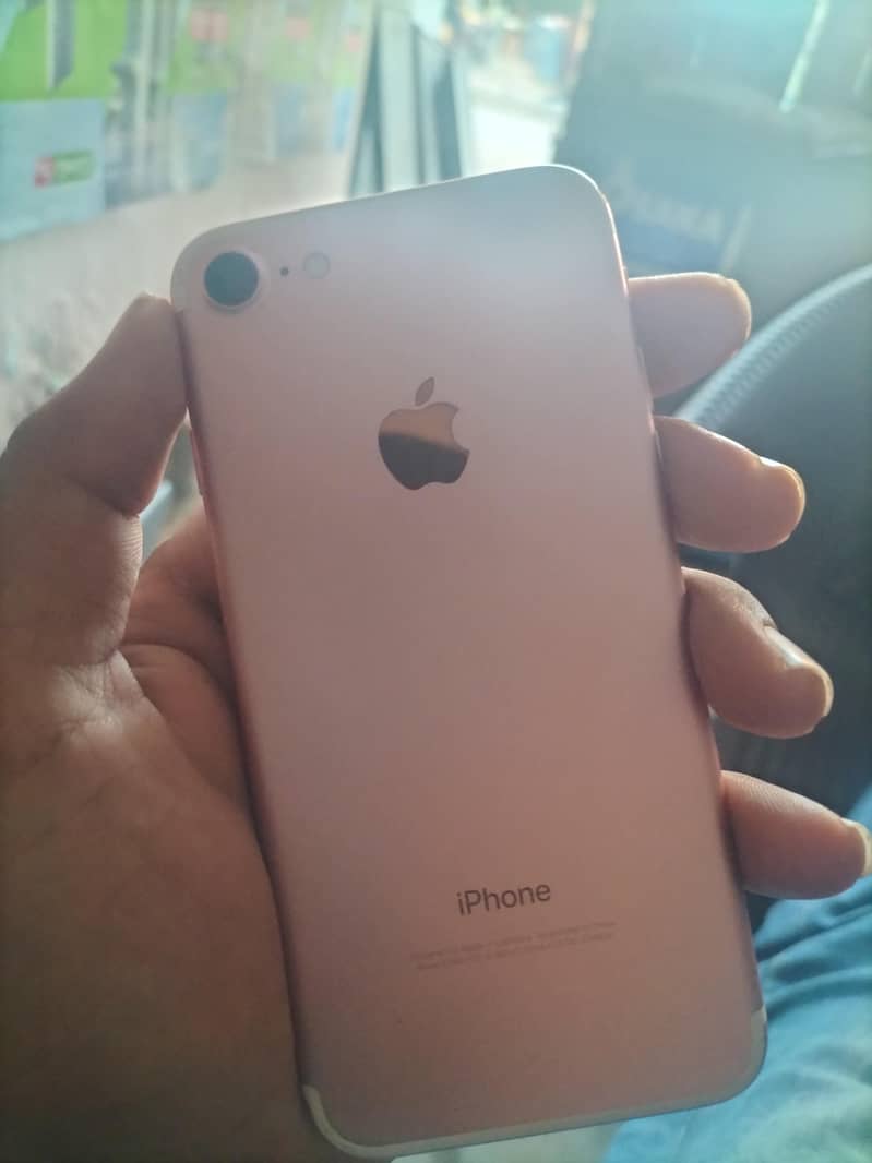 Apple iPhone 7 0