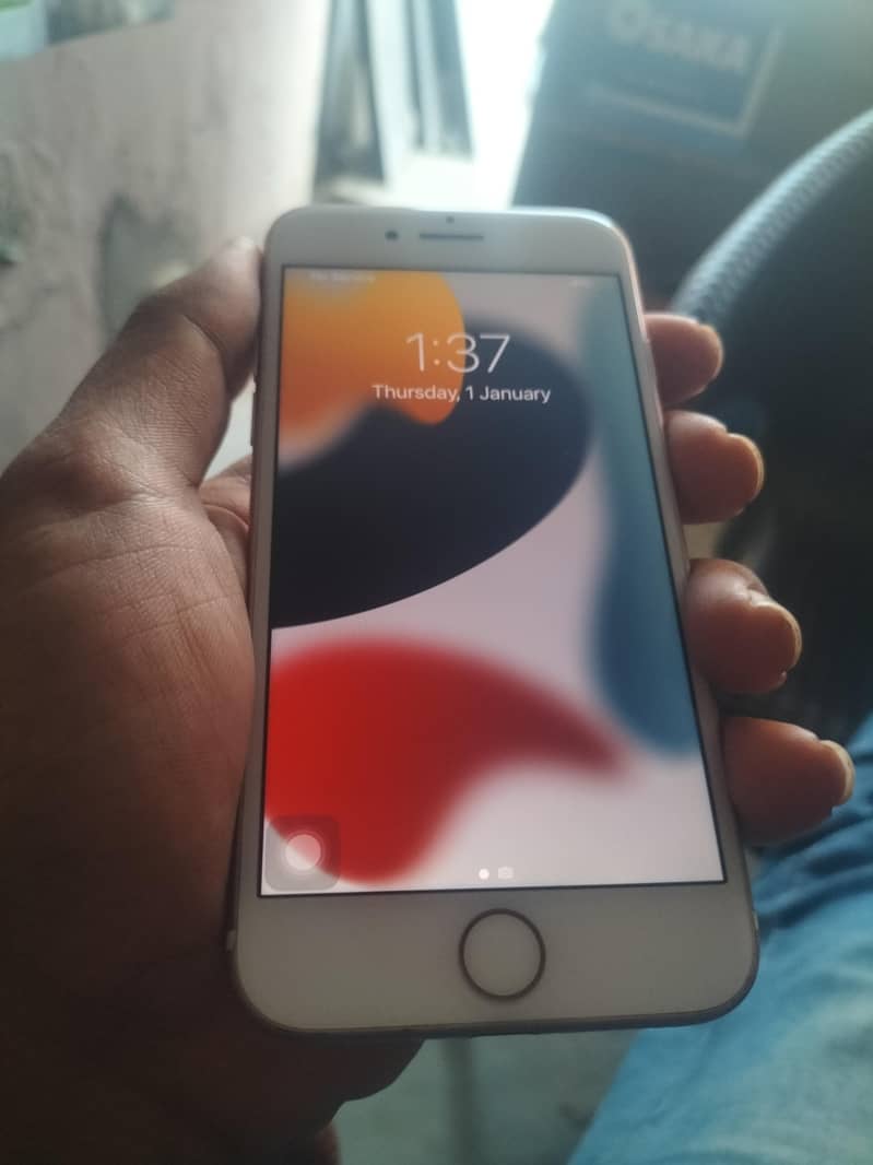 Apple iPhone 7 2