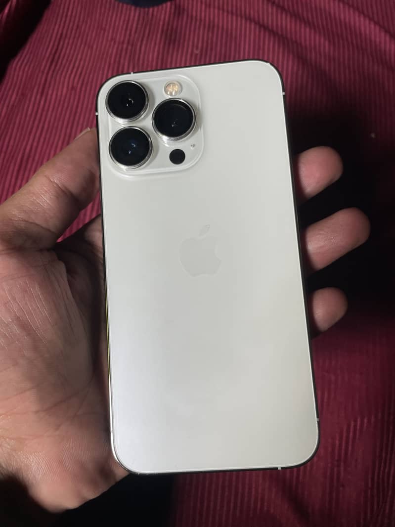 Apple iPhone 13 Pro 1