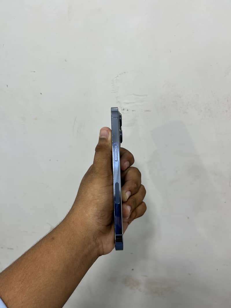 Apple iPhone 13 Pro 0