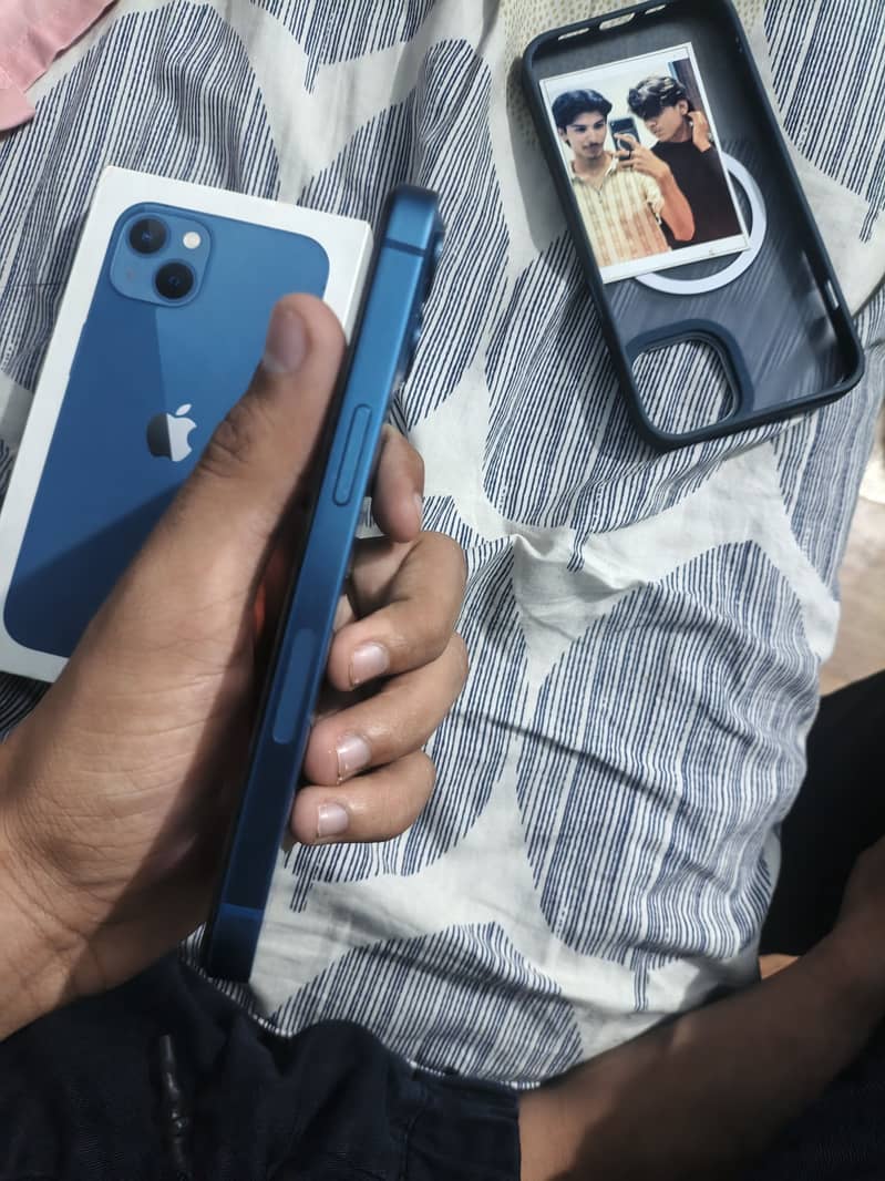 Apple iPhone 13 1