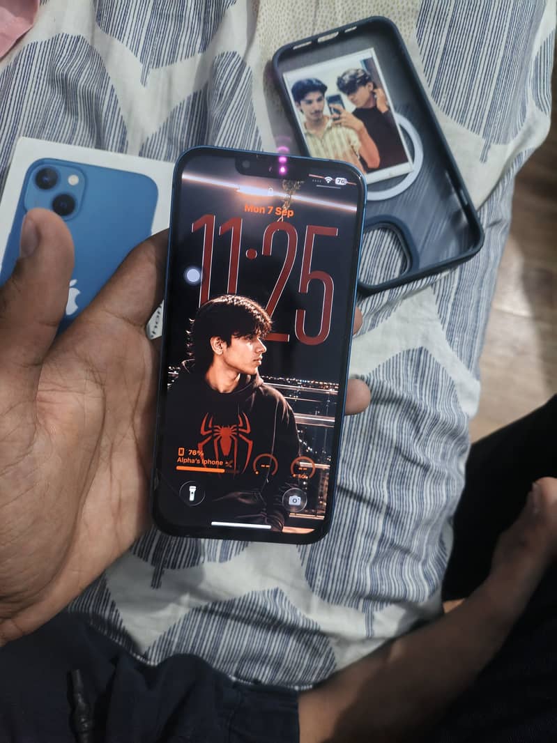 Apple iPhone 13 2