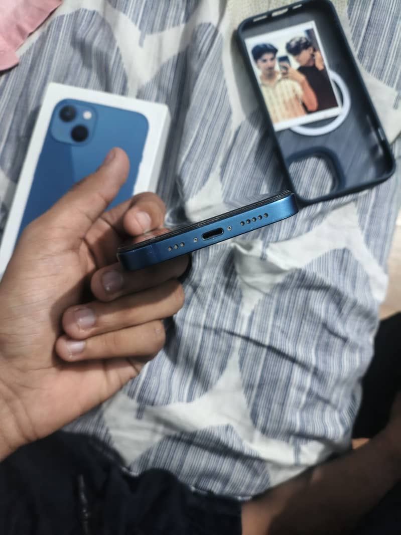 Apple iPhone 13 3