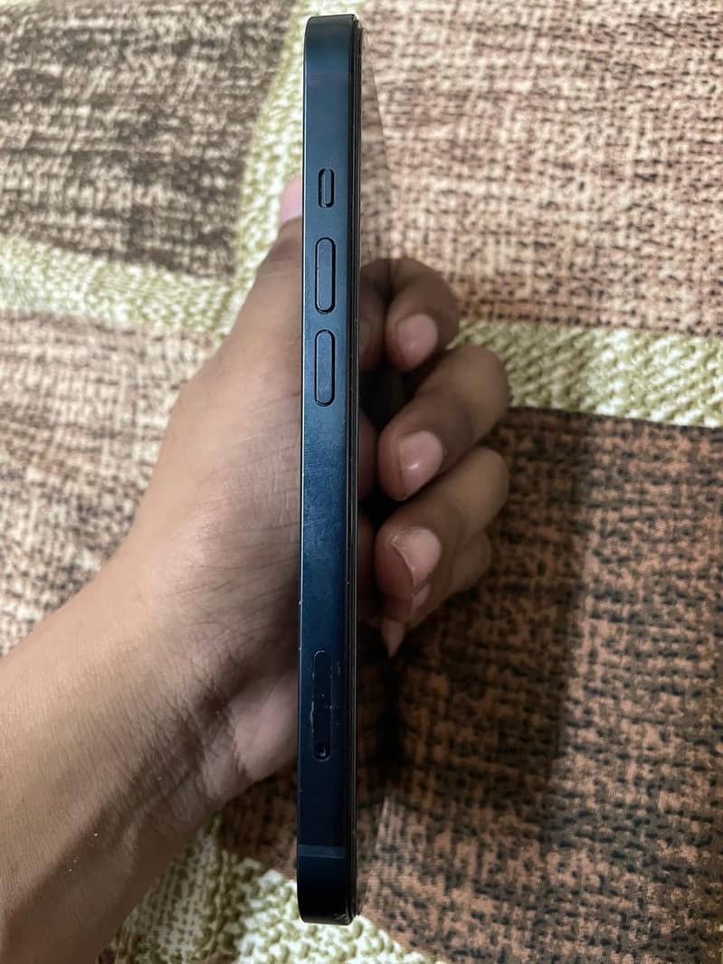 Apple iPhone 13 1