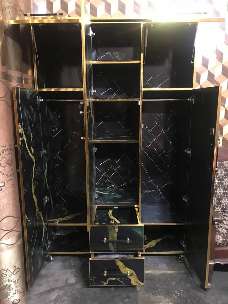 Almari, Wardrobe 1