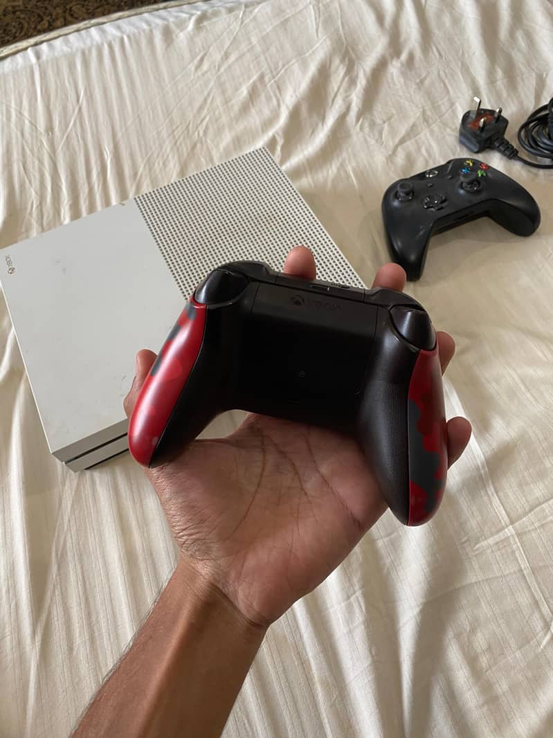 XBOX ONE S 2
