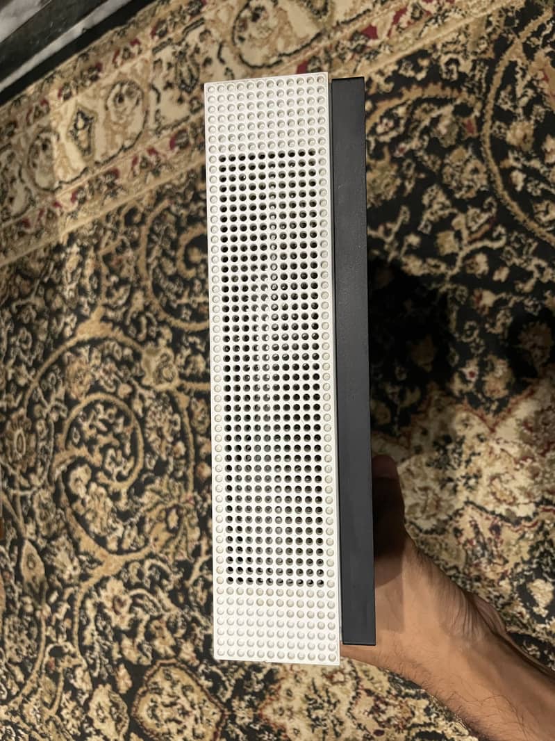 XBOX ONE S 4