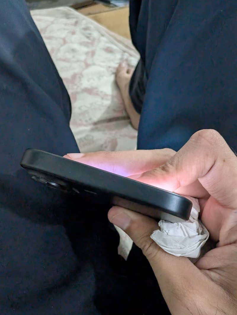 Apple iPhone 16 3